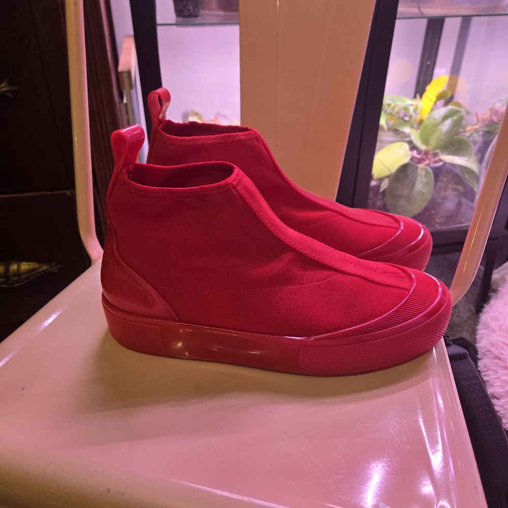 Spring Melissa unique red booties Shoes 9.5/ 10 $100 + Excellent Spring